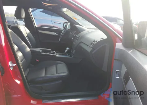 2009 Mercedes-Benz C 300 Luxury 4Matic/Sport 4Matic z USA, uszkodzony, nr VIN WDDGF81X39R084532